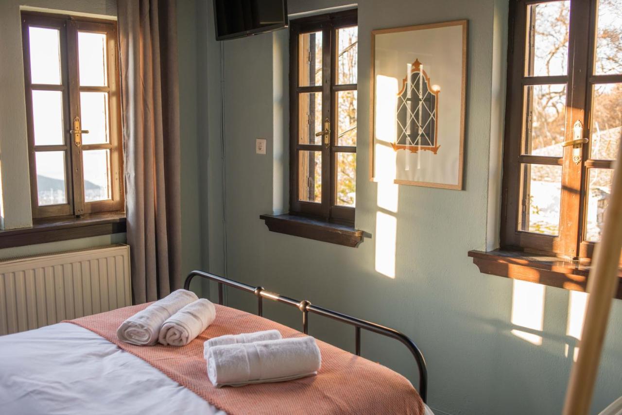 Charis Guesthouse Makrinítsa Eksteriør billede